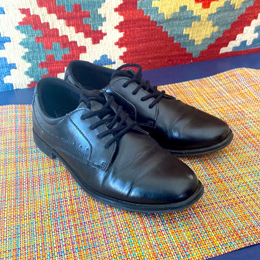 Dress shoes
